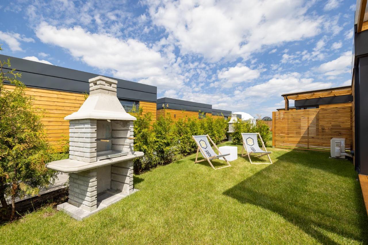 Rresort - Domki Z Krytym I Podgrzewanym Basenem, Sauna, Wifi, Parking W Cenie! Rewal Eksteriør bilde