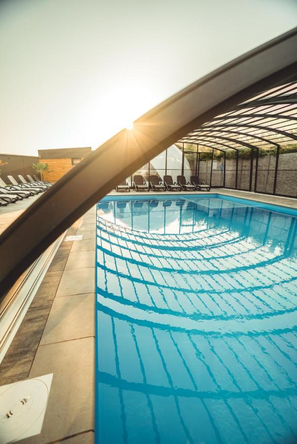 Rresort - Domki Z Krytym I Podgrzewanym Basenem, Sauna, Wifi, Parking W Cenie! Rewal Eksteriør bilde