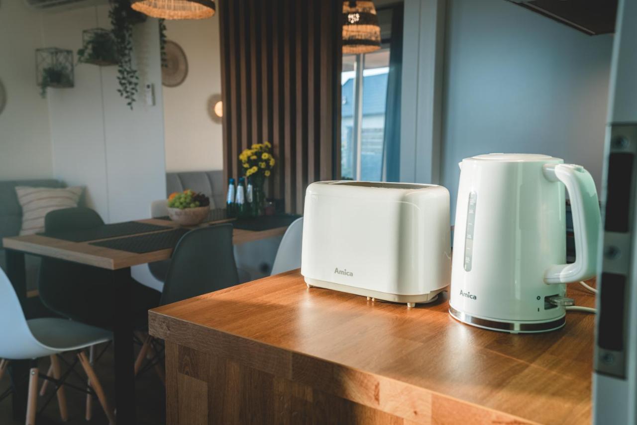 Rresort - Domki Z Krytym I Podgrzewanym Basenem, Sauna, Wifi, Parking W Cenie! Rewal Eksteriør bilde