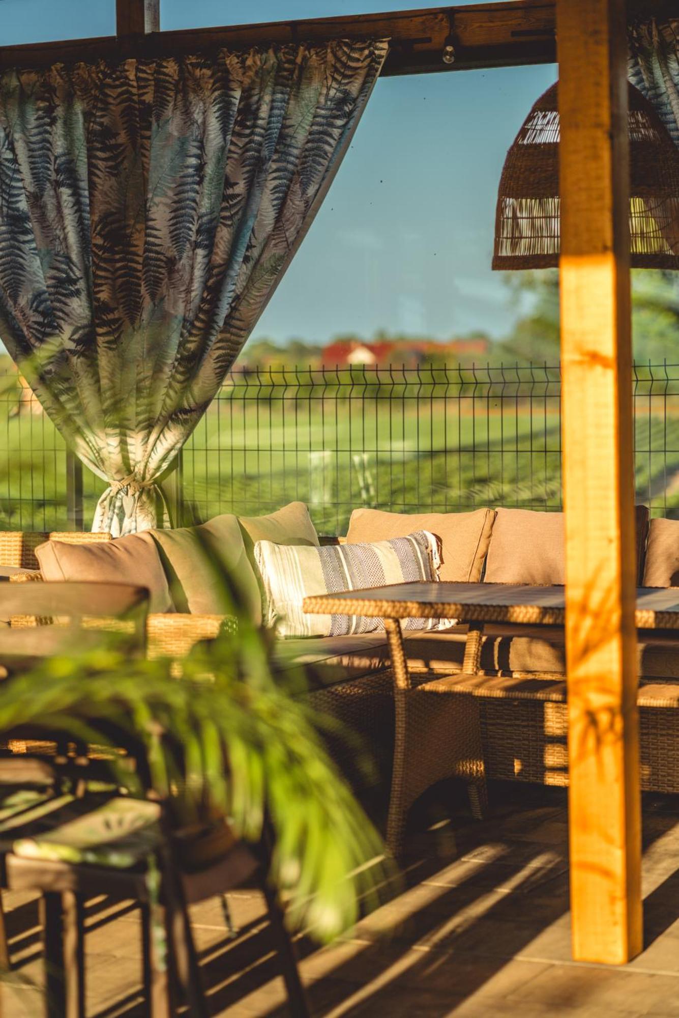 Rresort - Domki Z Krytym I Podgrzewanym Basenem, Sauna, Wifi, Parking W Cenie! Rewal Eksteriør bilde