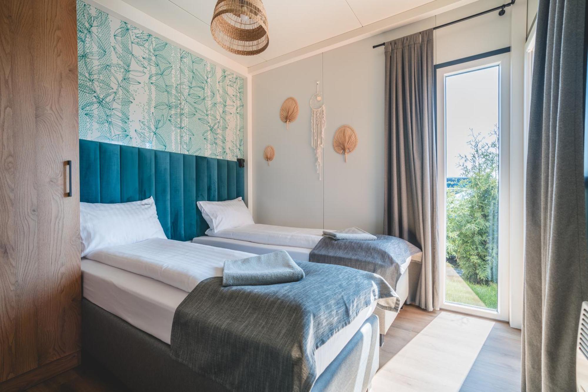 Rresort - Domki Z Krytym I Podgrzewanym Basenem, Sauna, Wifi, Parking W Cenie! Rewal Eksteriør bilde